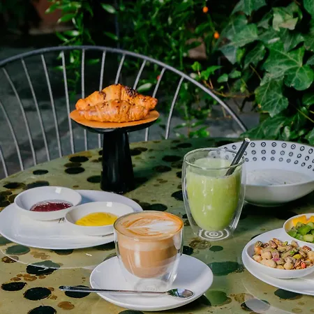 3 10 Corso Couette-café Milan